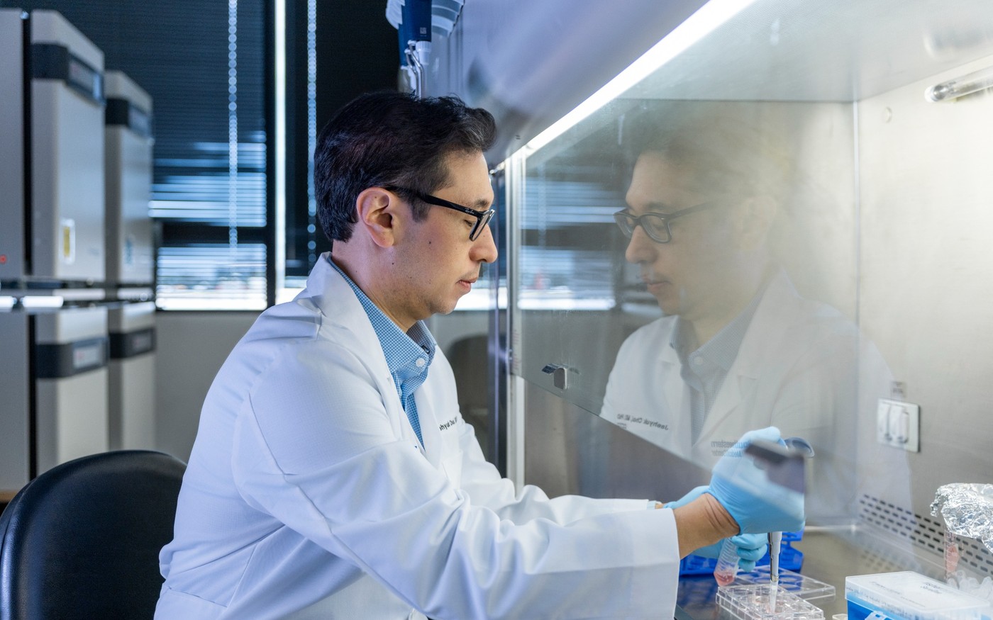 Scientist working in the Choi Lab